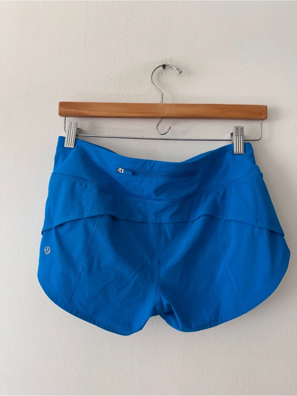 NWOT Lululemon Speed Up LR short 2.5” Lined blue size 4